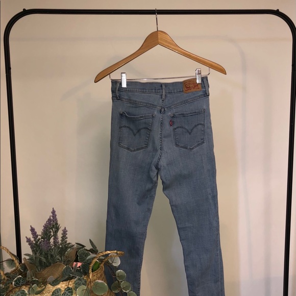 Levi Jeans - Picture 3 of 3